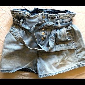 American Eagle Outfitters Mom Short.